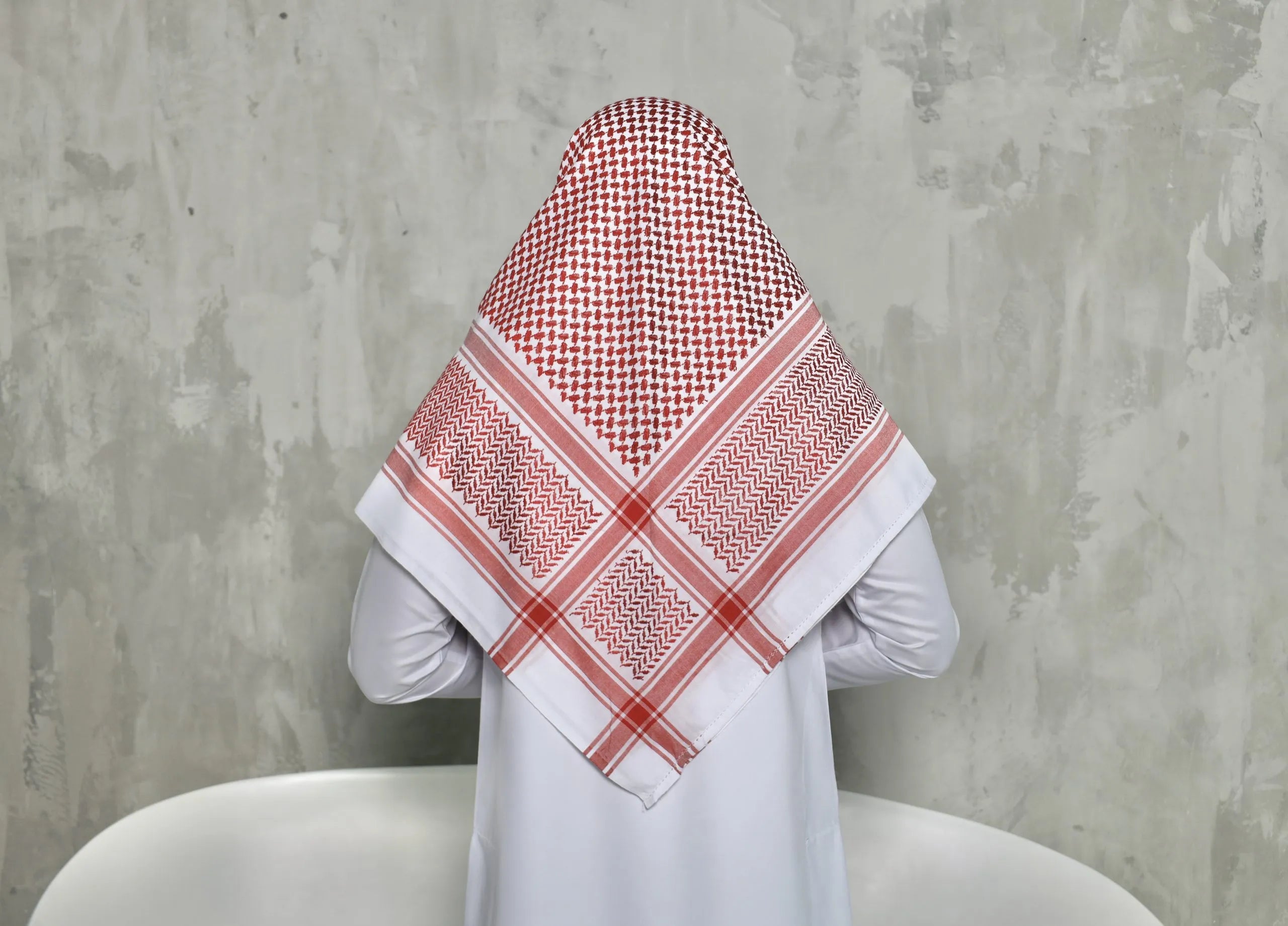 Red and white shimagh